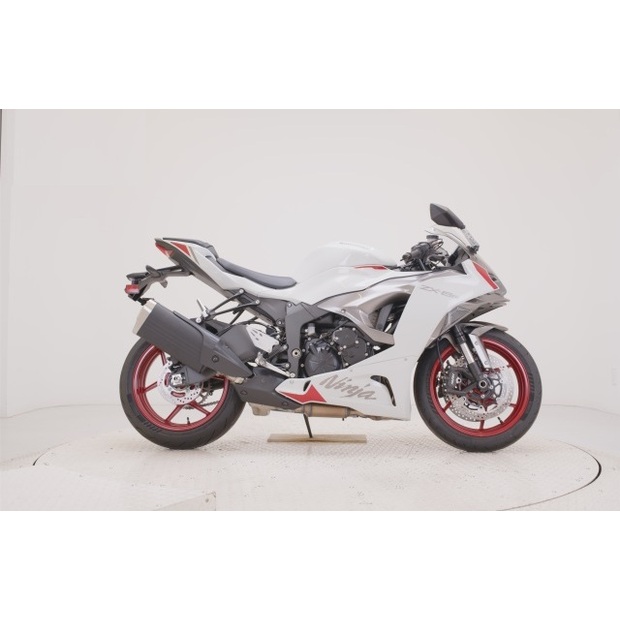 2025-kawasaki-ninja-zx-6r-70240-74329