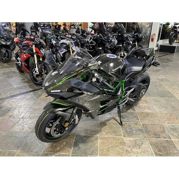 2025-kawasaki-ninja-h2-74342