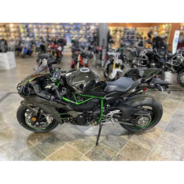 2025-kawasaki-ninja-h2-74344