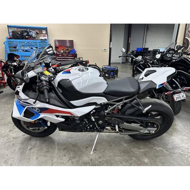 2025-bmw-s-1000-70250-74346