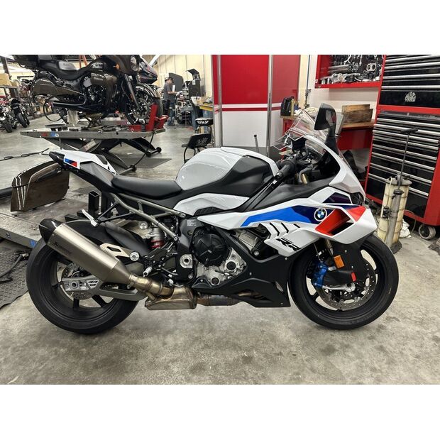 2025-bmw-s-1000-70250-74348