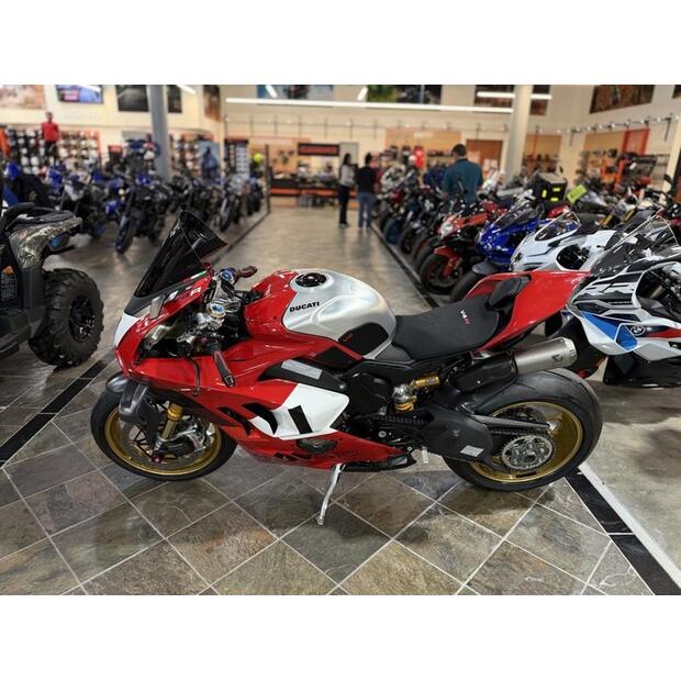 2024-ducati-panigale-v4-r-livery-74363