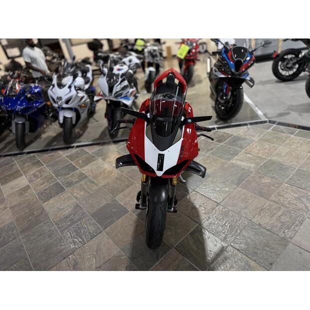 2024-ducati-panigale-v4-r-livery-74364