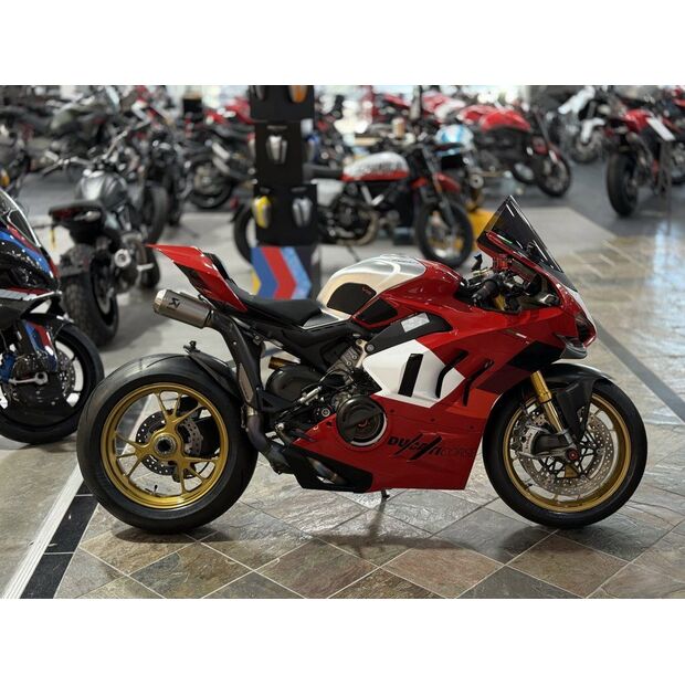 2024-ducati-panigale-v4-r-livery-74365