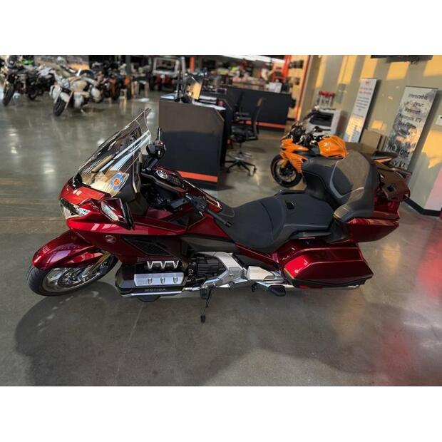 2023-honda-goldwing-70258-74387