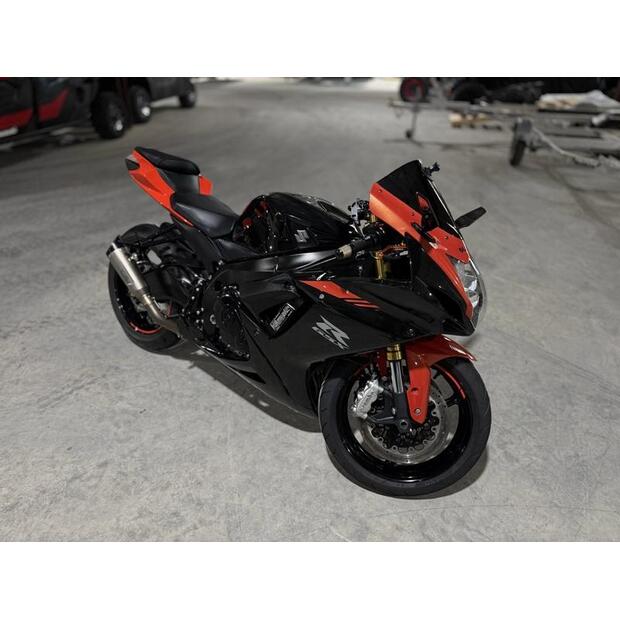2022-suzuki-gsx-r750-70262-74410