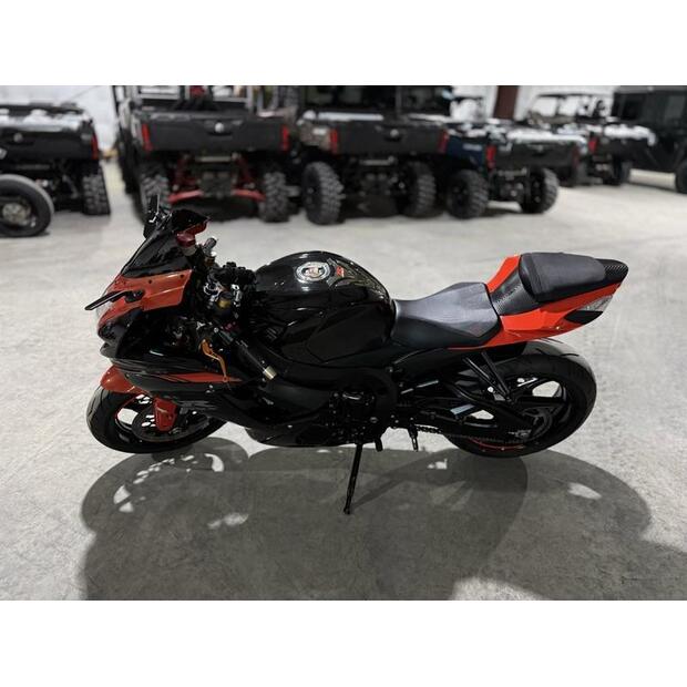 2022-suzuki-gsx-r750-70262-74412