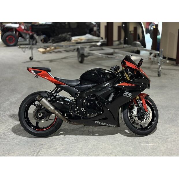 2022-suzuki-gsx-r750-70262-74414
