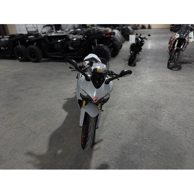 2019-ducati-supersport-s-star-white-silk-74425