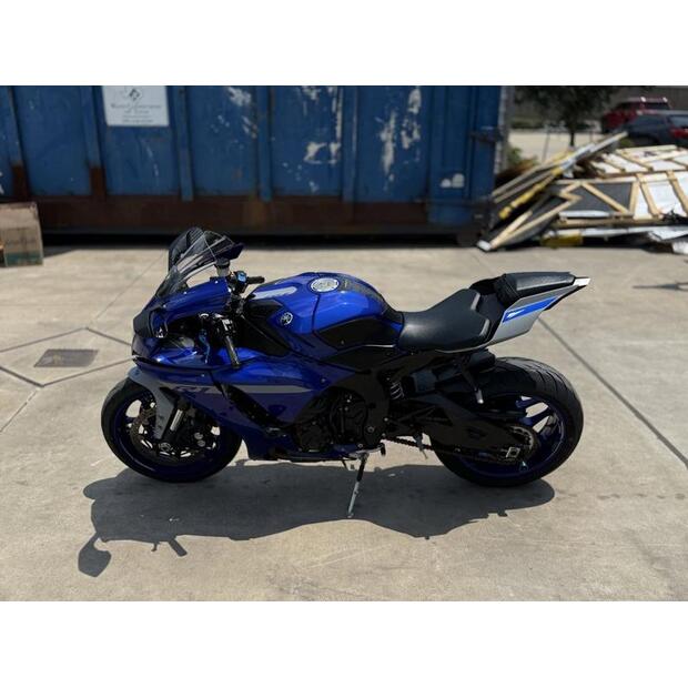 2021-yamaha-yzf-r1-70268-74439