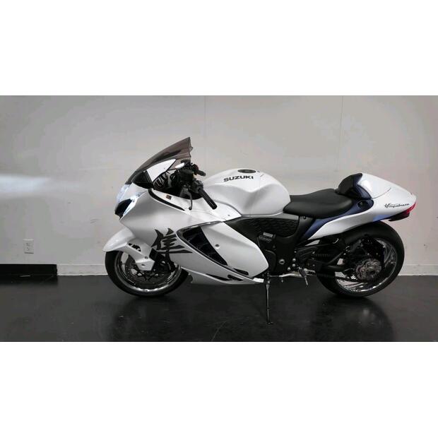 2022-suzuki-hayabusa-1300r-70283-74515