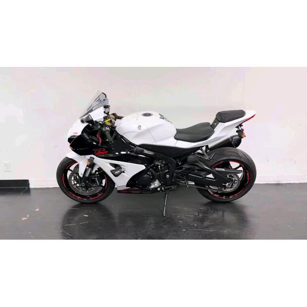 2020-suzuki-gsx-r1000-74517