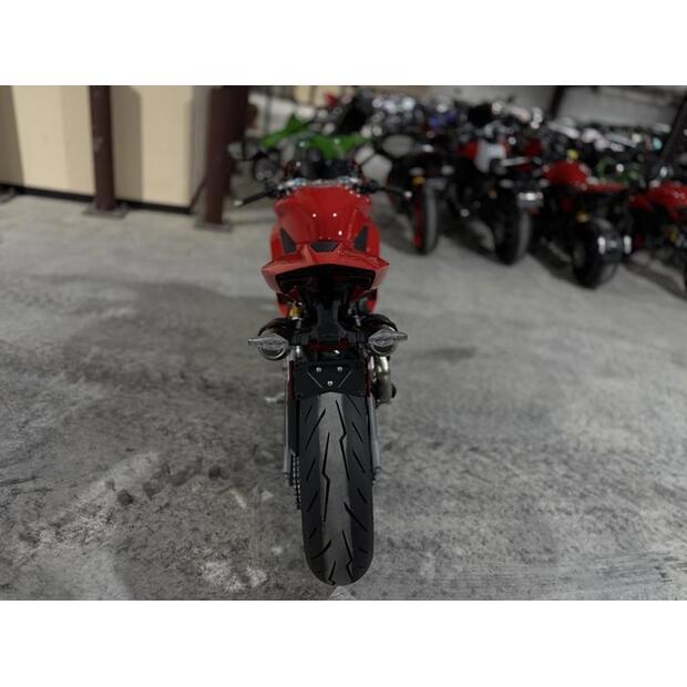 2025-ducati-panigale-v2-s-74543