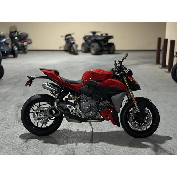 2025-ducati-streetfighter-v2-74551