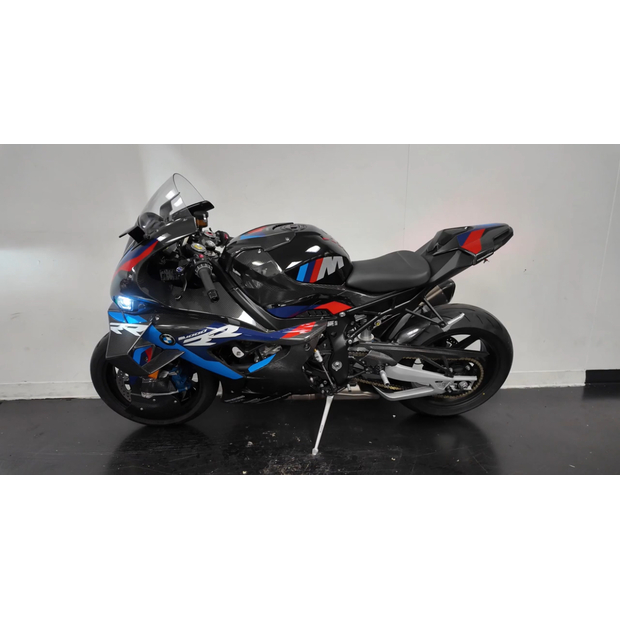 2024-bmw-m1000rr-70356-74655