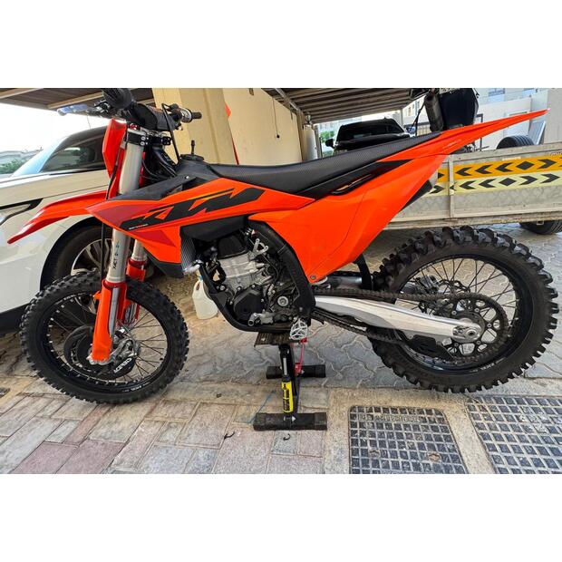 2025-ktm-450-sx-f-70390-74705