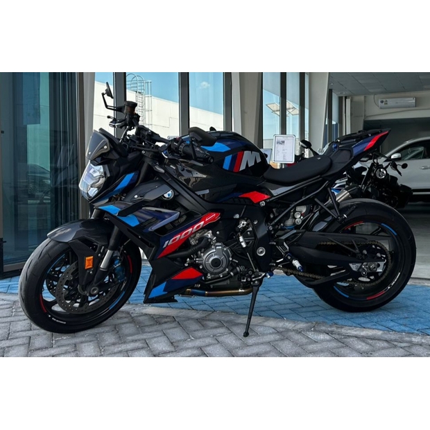 2024-bmw-m1000r-74718