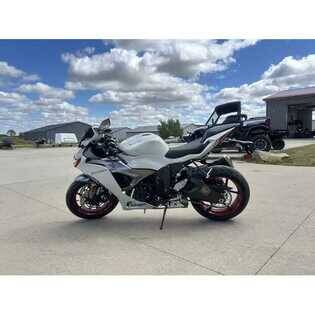 2025-kawasaki-ninja-zx-6r-70404-cover-image