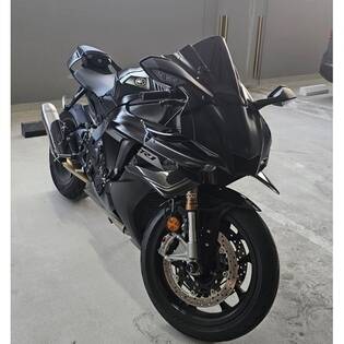 2025-yamaha-r1-cover-image