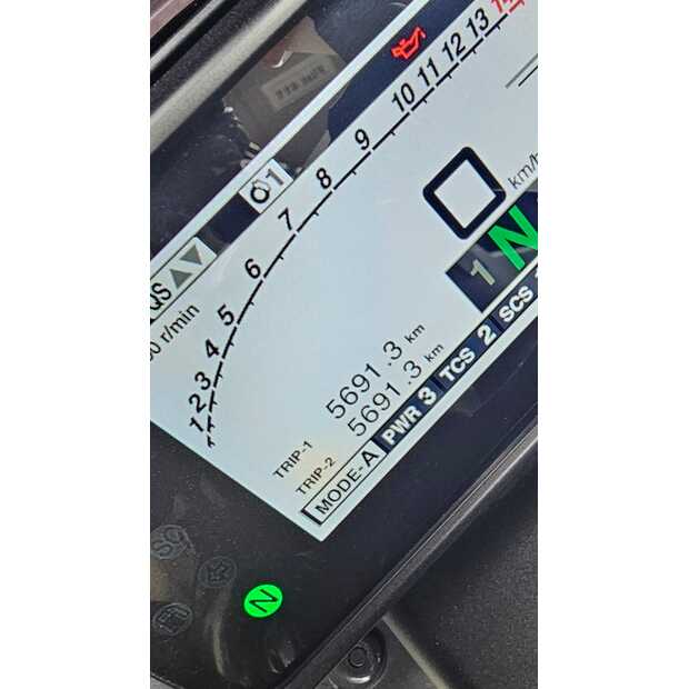 2025-yamaha-r1-74814