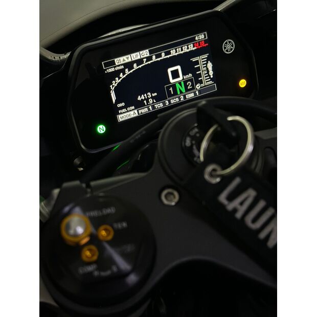 2024-yamaha-yzf-r1-69826-74828