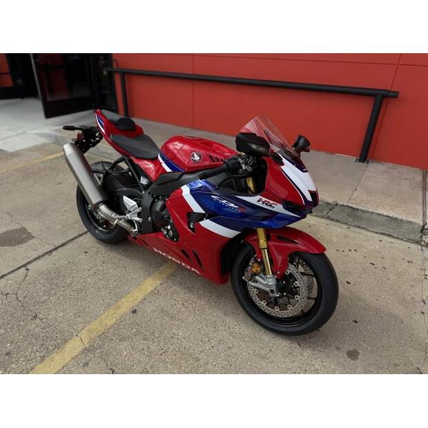2026-honda-cbr1000rr-r-sp-76329