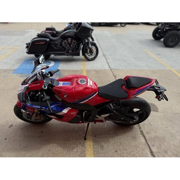 2026-honda-cbr1000rr-r-sp-76331
