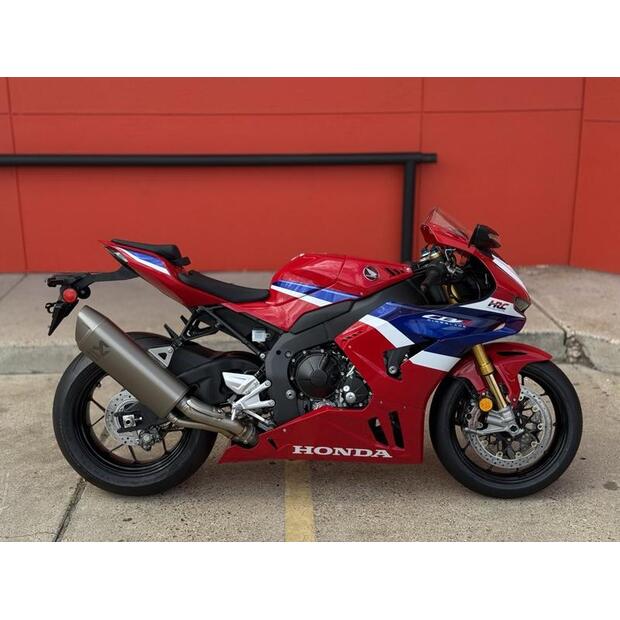 2026-honda-cbr1000rr-r-sp-76332