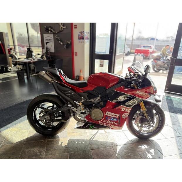 2025-ducati-panigale-v4s-76336