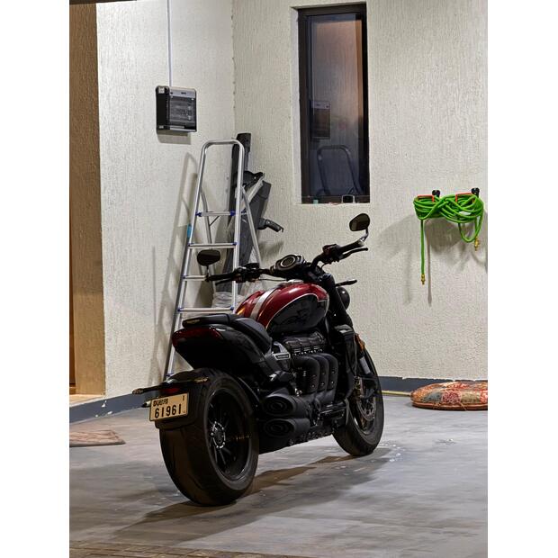 2024-triumph-rocket-3r-76400