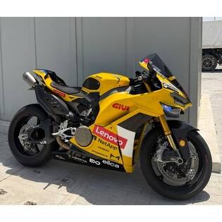 2025-ducati-v4s-77161